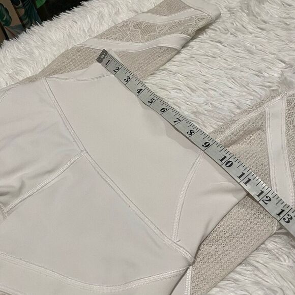 Lululemon Wunder Under High-Rise Tight 25" Lace in White Size 4 - Picture 4 of 8
